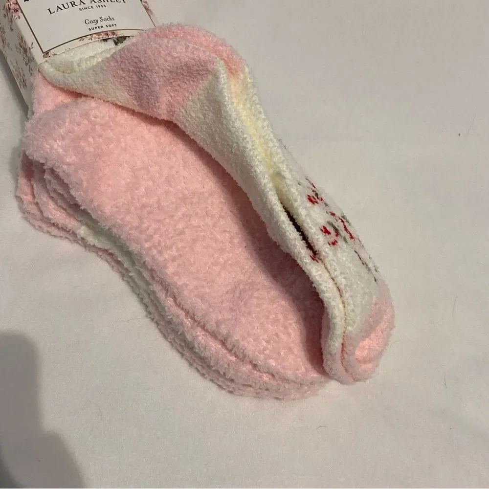 NWT Laura Ashley Cozy Socks Crew 4 Pairs Cottagecore